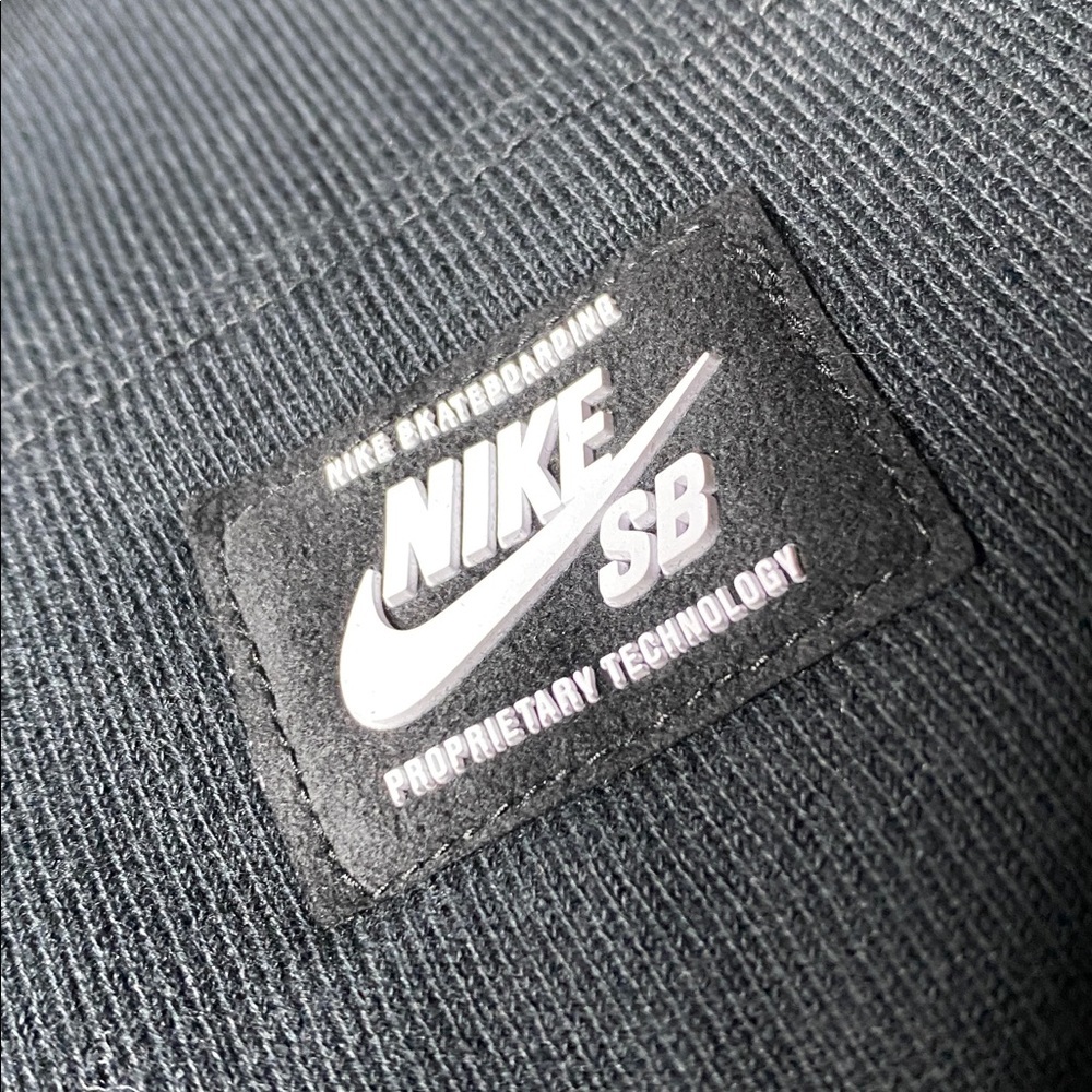 Nike SB Black Fleece Crewneck Sweater - Picture 4 of 9